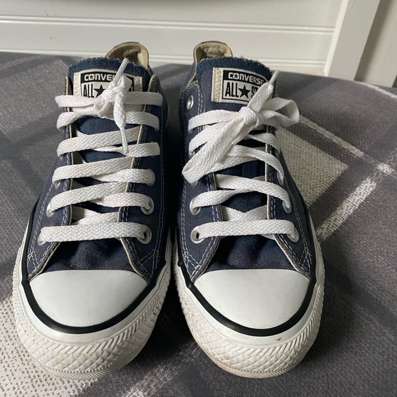 Converse Women Navy Chuck Taylor All Star Low - Picture 2 of 5